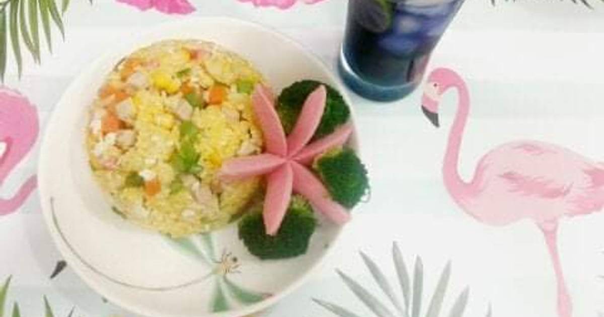 Cơm chiên với trà đậu biếc chanh