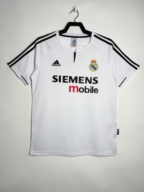 Equipación local del Real Madrid 2003-04.jpeg