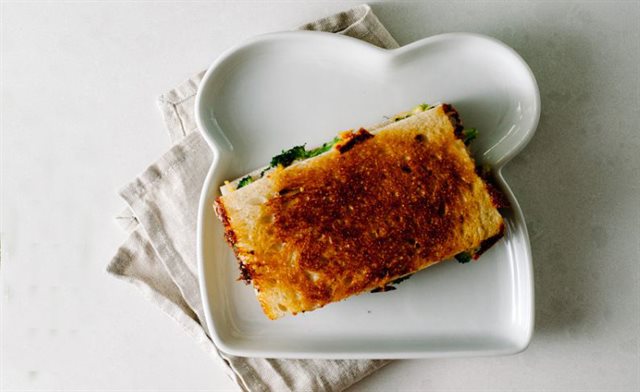 Bánh Mì Bông Cải Xanh Phô Mai