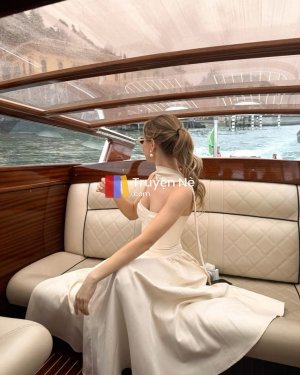 Mẹ Kế Và Những Bí Mật Đêm Khuya