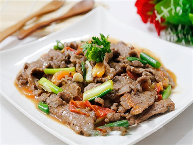 Bò Sốt Chua Ngọt