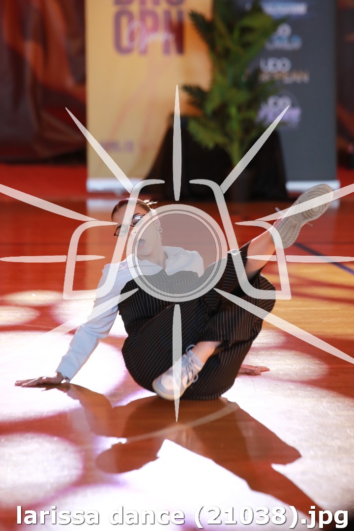 larissa dance (21038).jpg