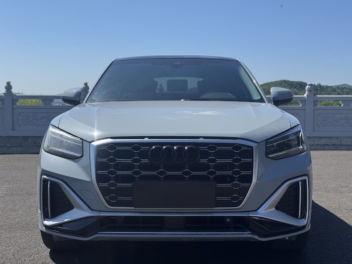 AUDI Q2 L