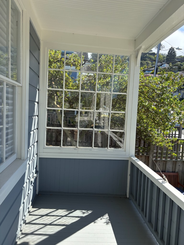 Multi-pane porch window