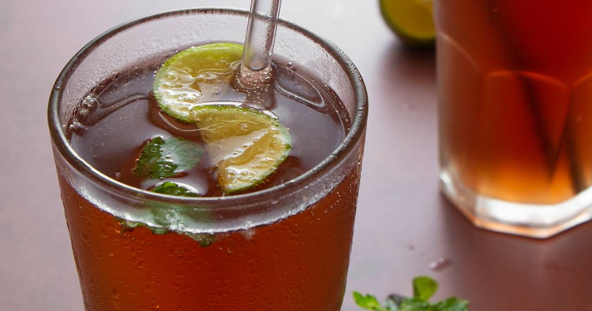 Happy Hour 5: Sparkling Vodka Cranberry
