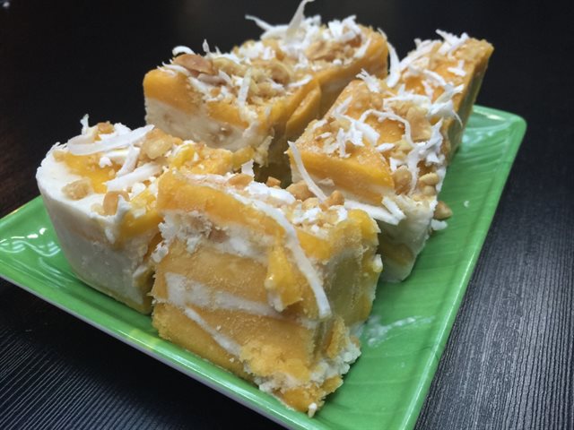 Kem Xoài Nước Cốt Dừa