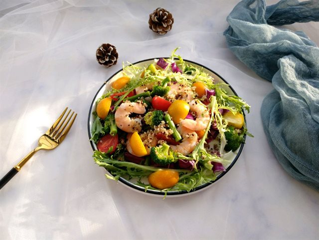 Salad Tôm Trộn Rau Quả