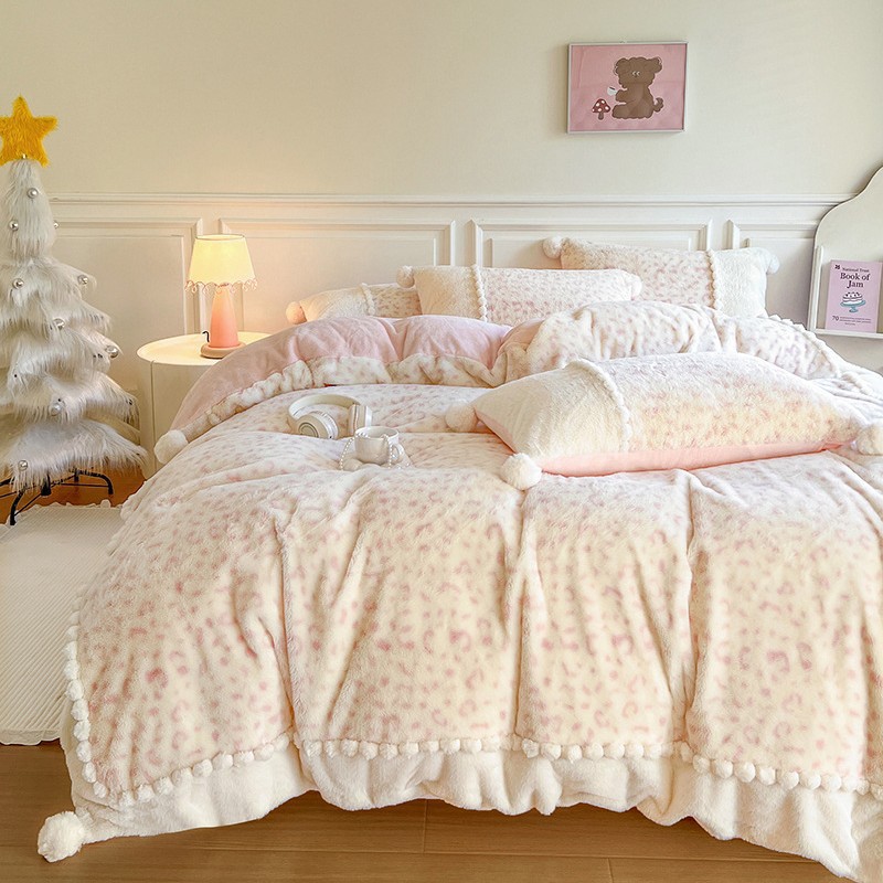 Winter bedding set made from milk fiber fleece, cuddly