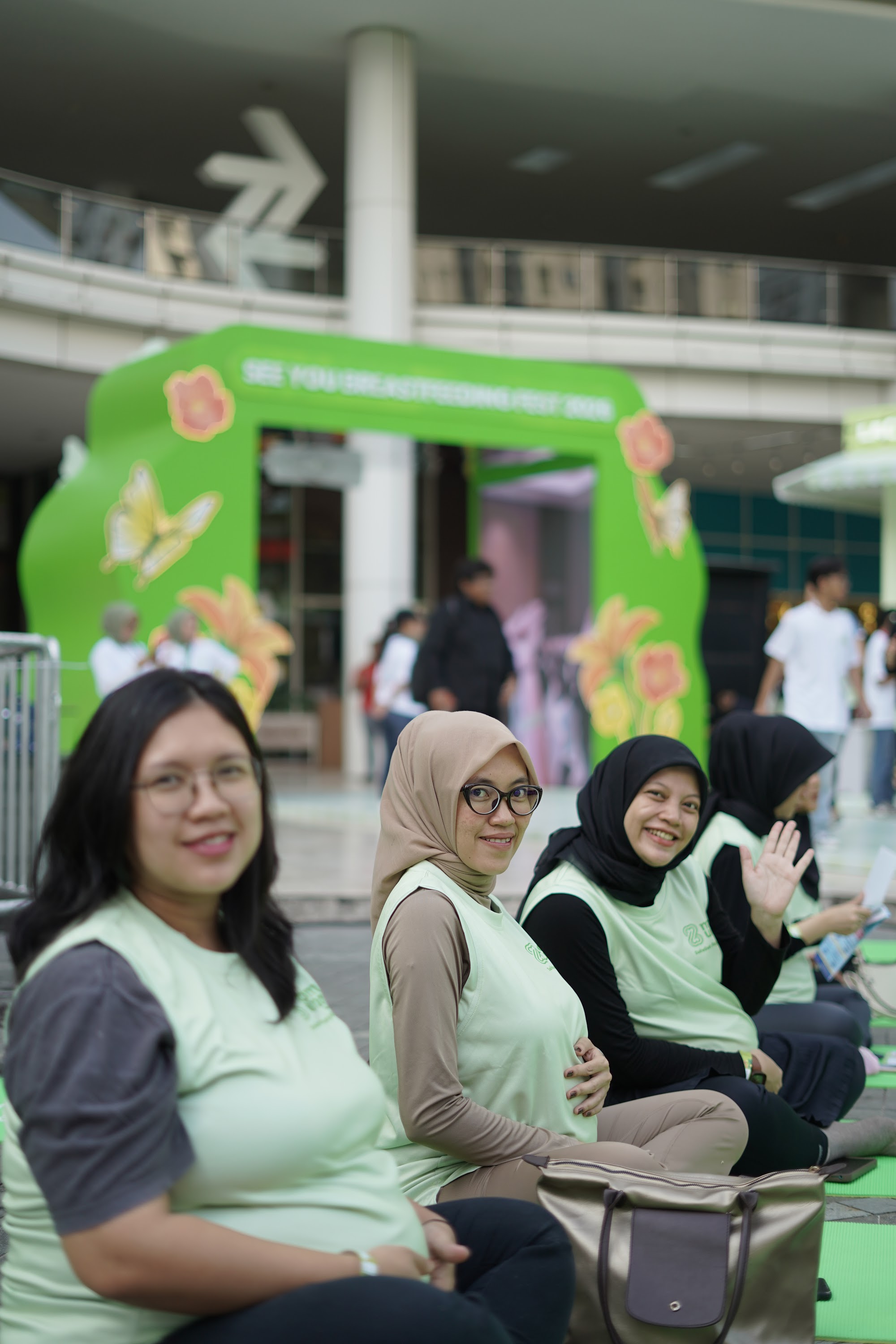 Mom Uung Breastfeeding Fest 2025 — Lihat semua foto