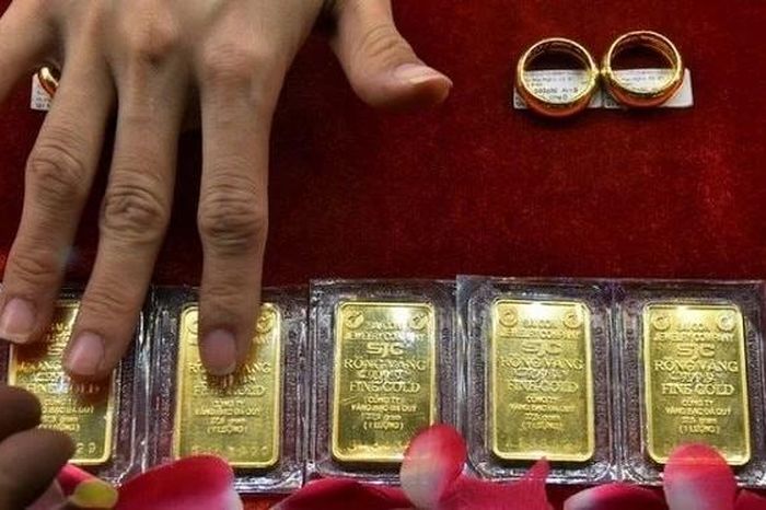 Giá vàng giảm hàng trăm USD sau tuyên bố của Tổng thống Mỹ - Báo Tri thức &amp; Cuộc sống