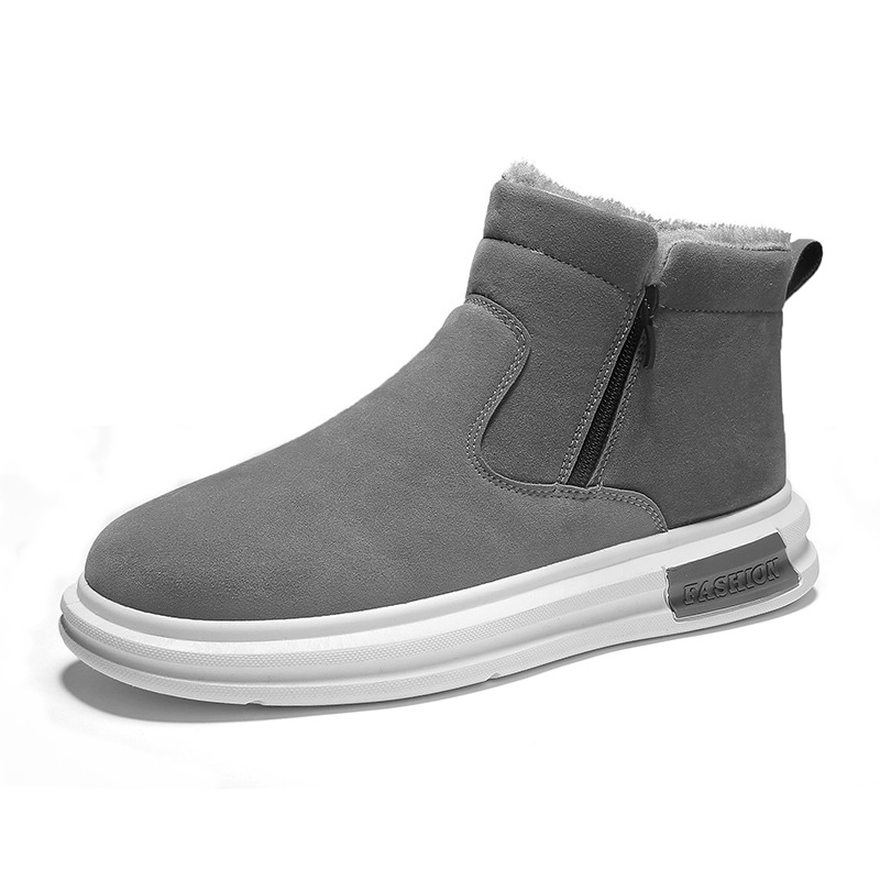 Lined men's snow boots to slip on