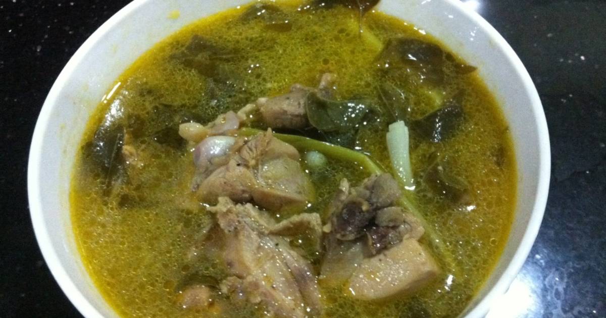 Canh gà nấu lá giang