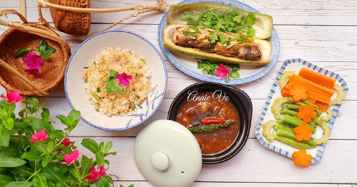 Cơm nhà với các món ngon