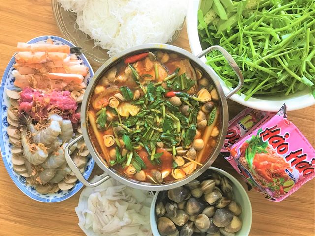 Lẩu Hải Sản Chua Cay
