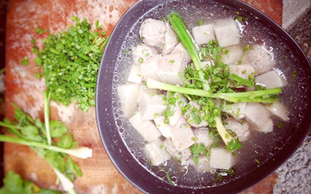 Canh Khoai Môn Thịt Viên