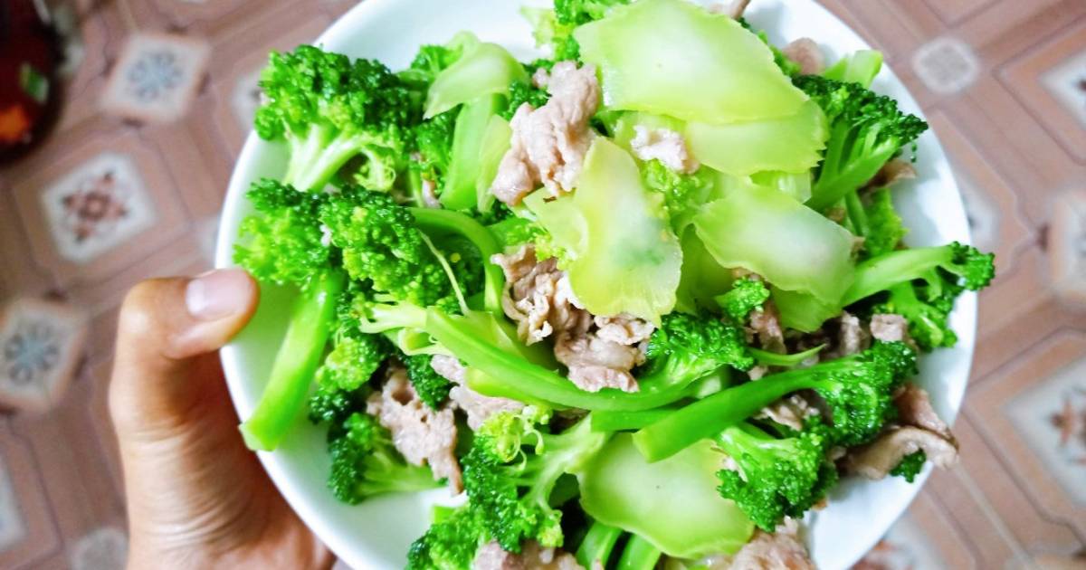 Súp lơ xanh xào thịt bò