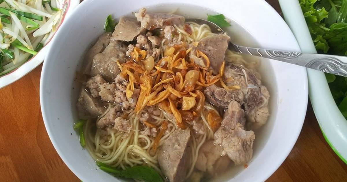 Mì trứng, xương, bò viên