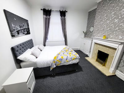 Spacious Double Room in Rochdale at 18 Ivor Street