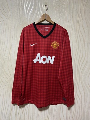 Retro 2012-13 Manchester United Local.jpg