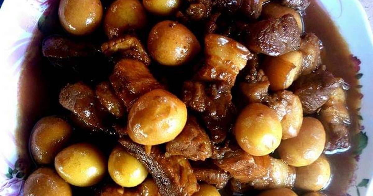 Ba chỉ kho trứng cút nước dừa