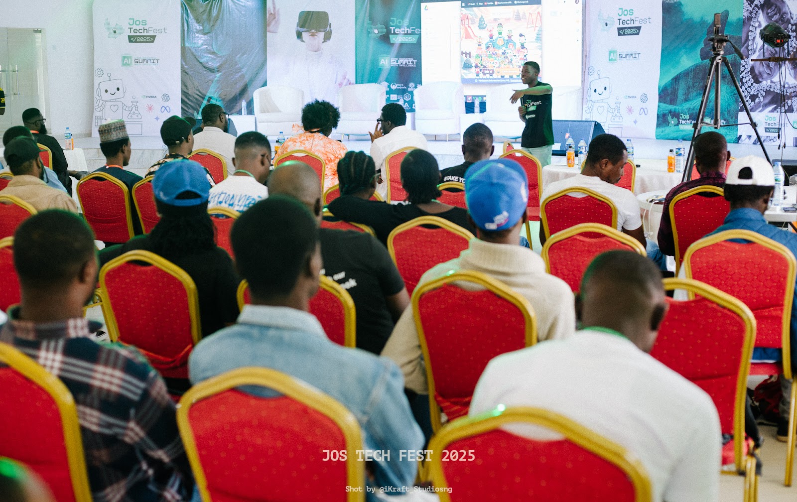 TechFest — builders on the main floor