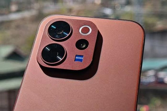 Smartphone cấu hình 'khủng', pin 6.500mAh, chống nước, giá 17,99 triệu tại Việt Nam - Tạp chí Doanh Nghiệp Việt Nam