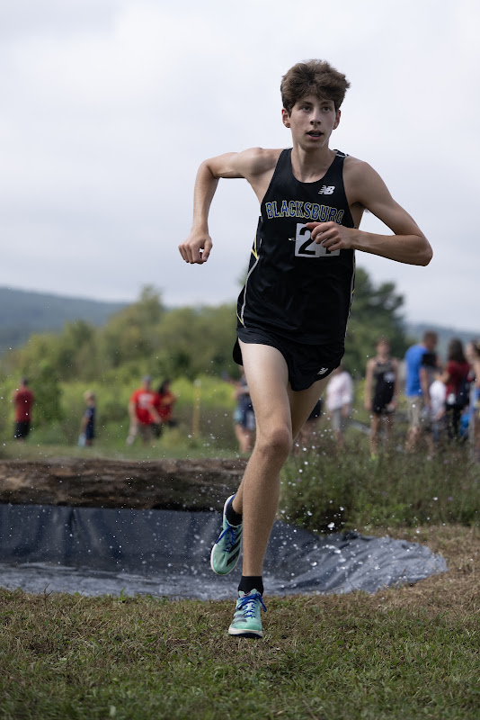 Photo from HS: Cross Country of Isaak Wisnioski