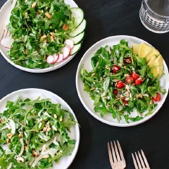 Thưởng thức thôi nào. Món salad thật hấp dẫn đúng không nào? Hương vị mới lạ, món ăn đầy màu sắc này sẽ là lựa chọn tốt nhất cho bữa cơm ngày hè của gia đình bạn