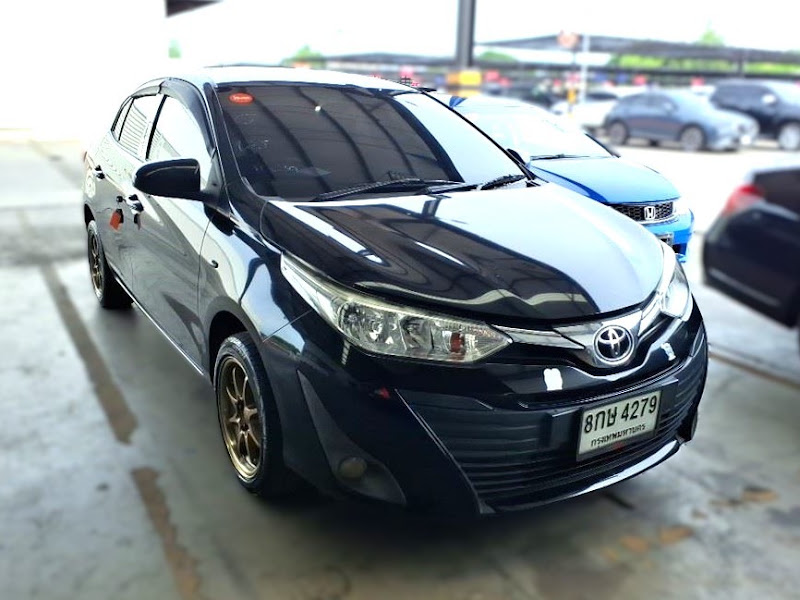 TOYOTA YARIS ATIV