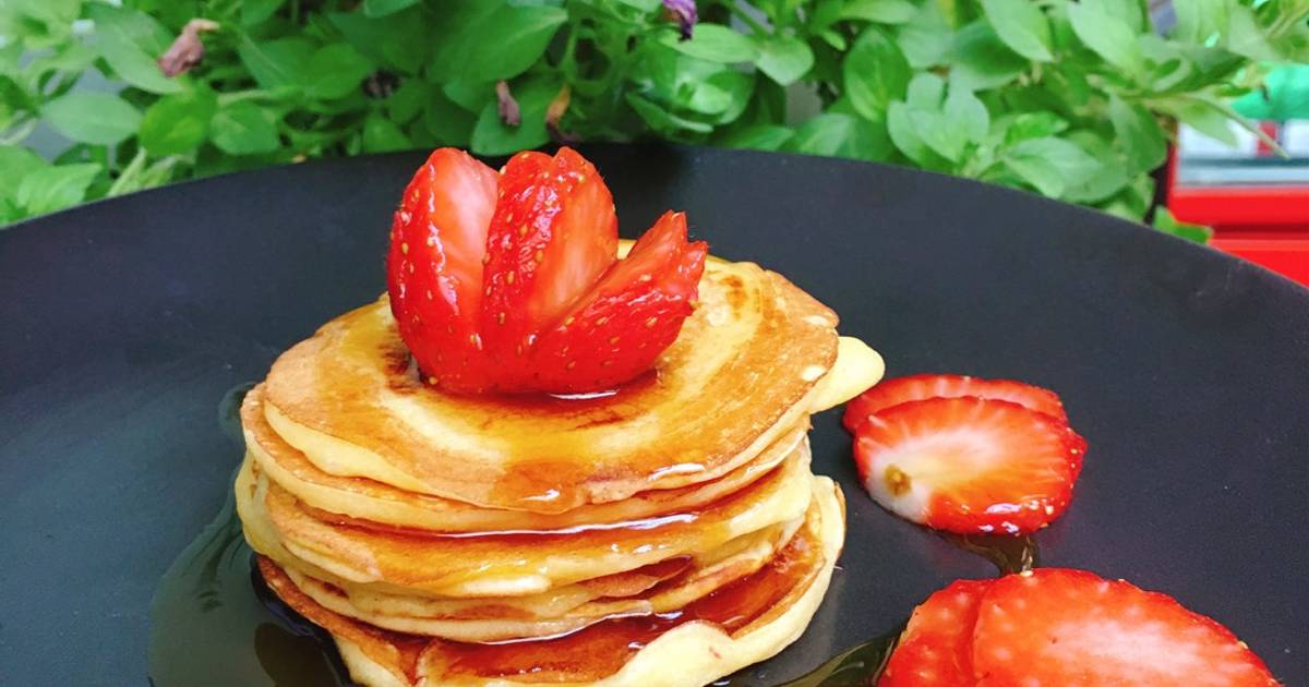 Pancake Dâu Tươi Mật Ong