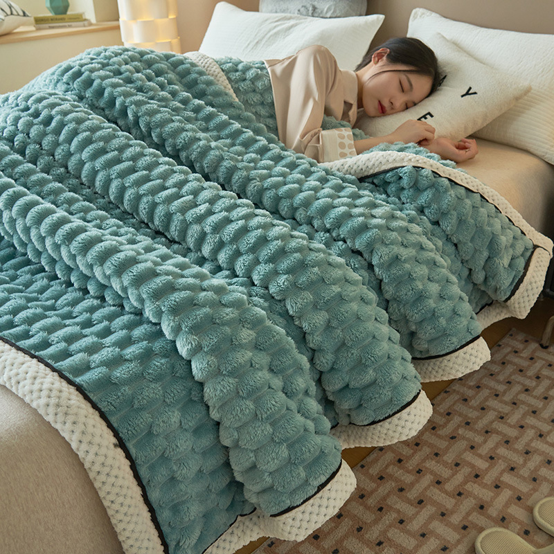 Fluffy cuddly blanket made of polyester