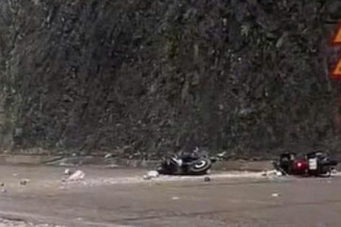 Đi xe máy trên quốc lộ, bất ngờ bị đá từ trên núi rơi trúng người - Báo Người Lao Động
