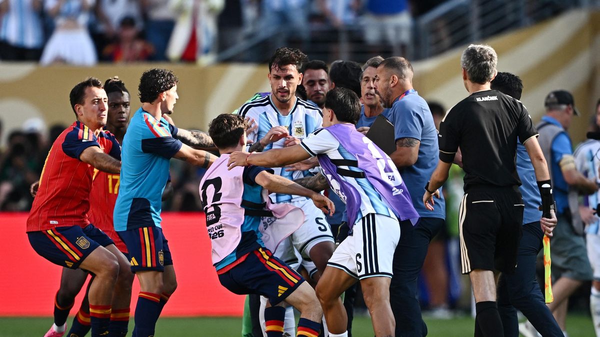 Khoảnh khắc nóng nảy của Paredes sau chung kết World Cup 2026 - Tạp chí Tri thức
