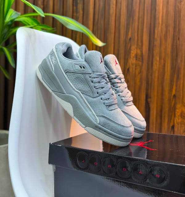 Jordan 4 RM Gris