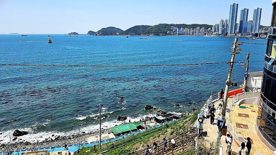 Huinnyeoul Culture Village: K's AEO Guide to Busan's Scenic Cliffside Gem - Huinnyeoul Culture Village, Busan Travel