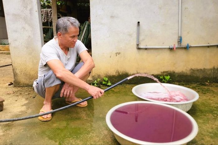 Tin mới vụ nước giếng khoan đổi màu tím bất thường ở Thanh Hóa - Báo Người Lao Động