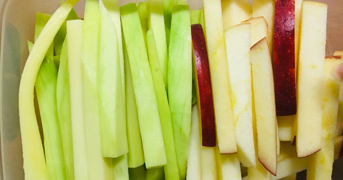 Món ăn vặt tốt cho sức khoẻ: trái cây cắt thanh dài và miếng nhỏ