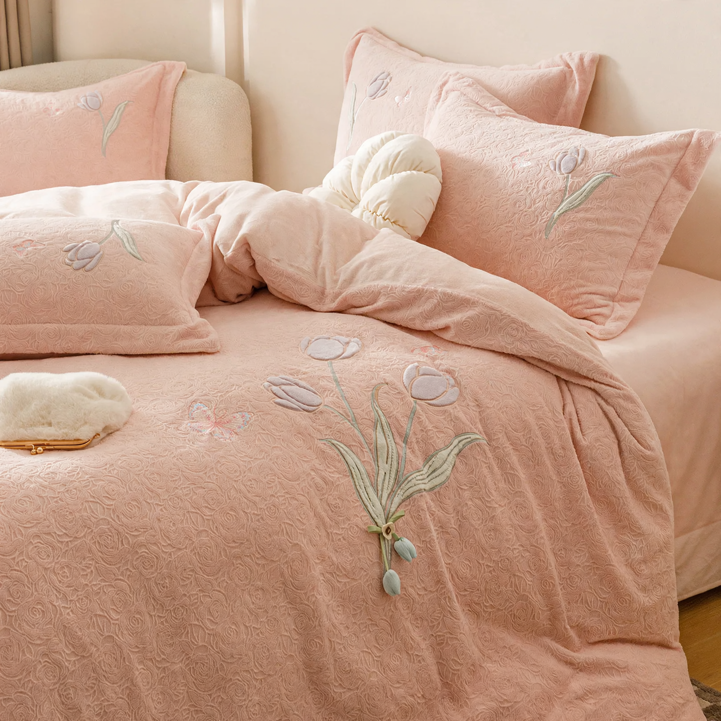 Luxuriöses Bettwäsche-Set aus Milchfaser-Fleece mit Prägung