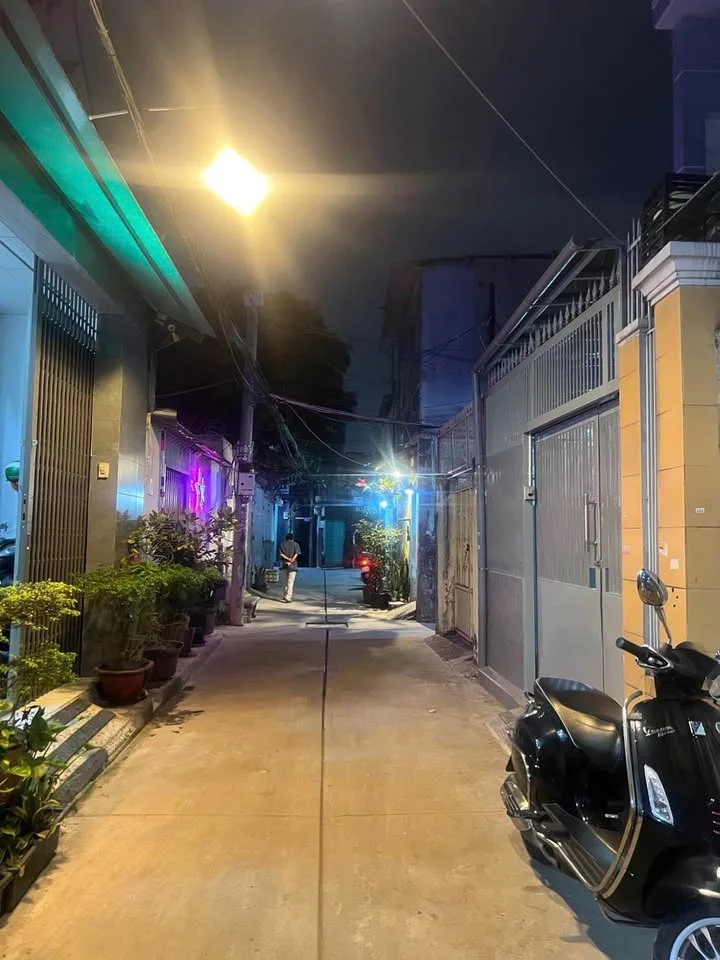 NHÀ ĐẸP (64m2) - HẺM 4M -  LẠC LONG QUÂN - P.HOÀ BÌNH, QUẬN 11