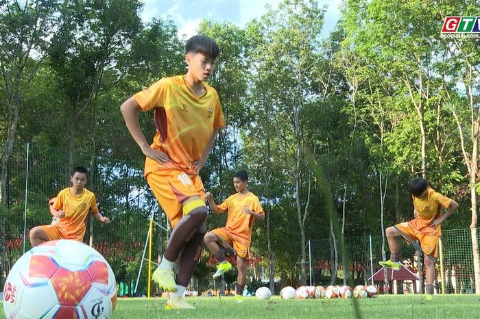 Trước giờ bóng lăn, Pleiku đã 'nóng' cùng Festival U14 quốc tế - Báo Gia Lai