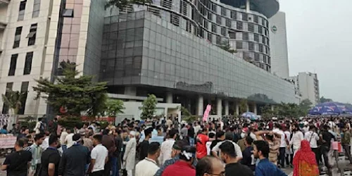 এনইআইআর চালুর জেরে বিটিআরসি ভবনে তাণ্ডব: ২ কোটির ক্ষয়ক্ষতি, আসামি ৫০০ ছাড়িয়ে