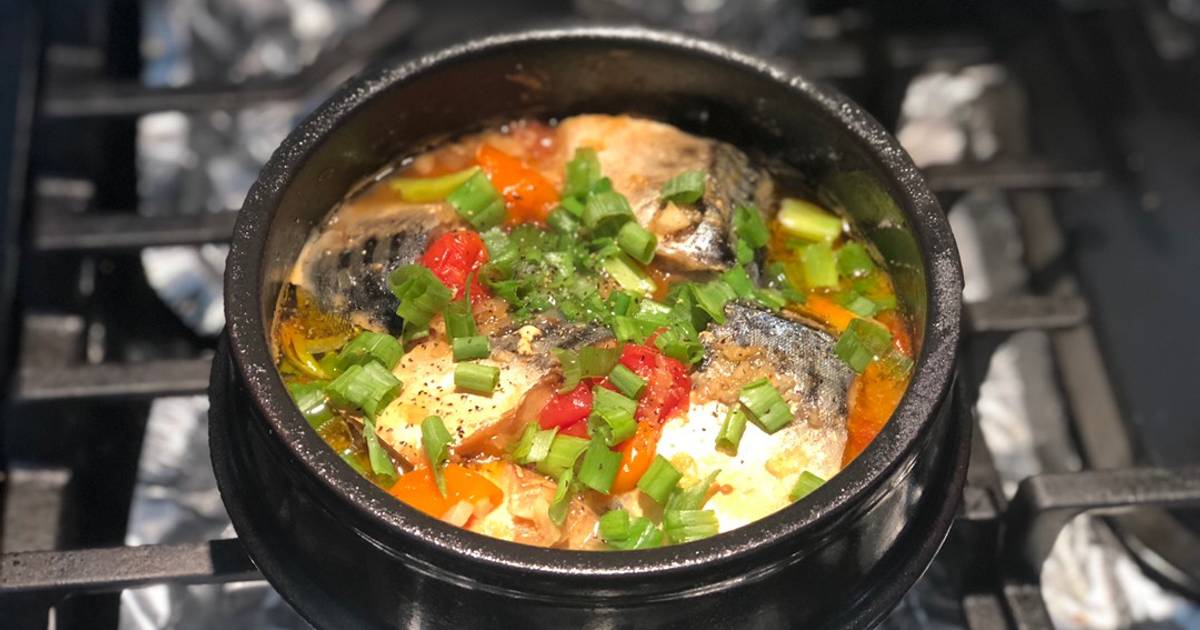 Cá mackerel kho cà chua