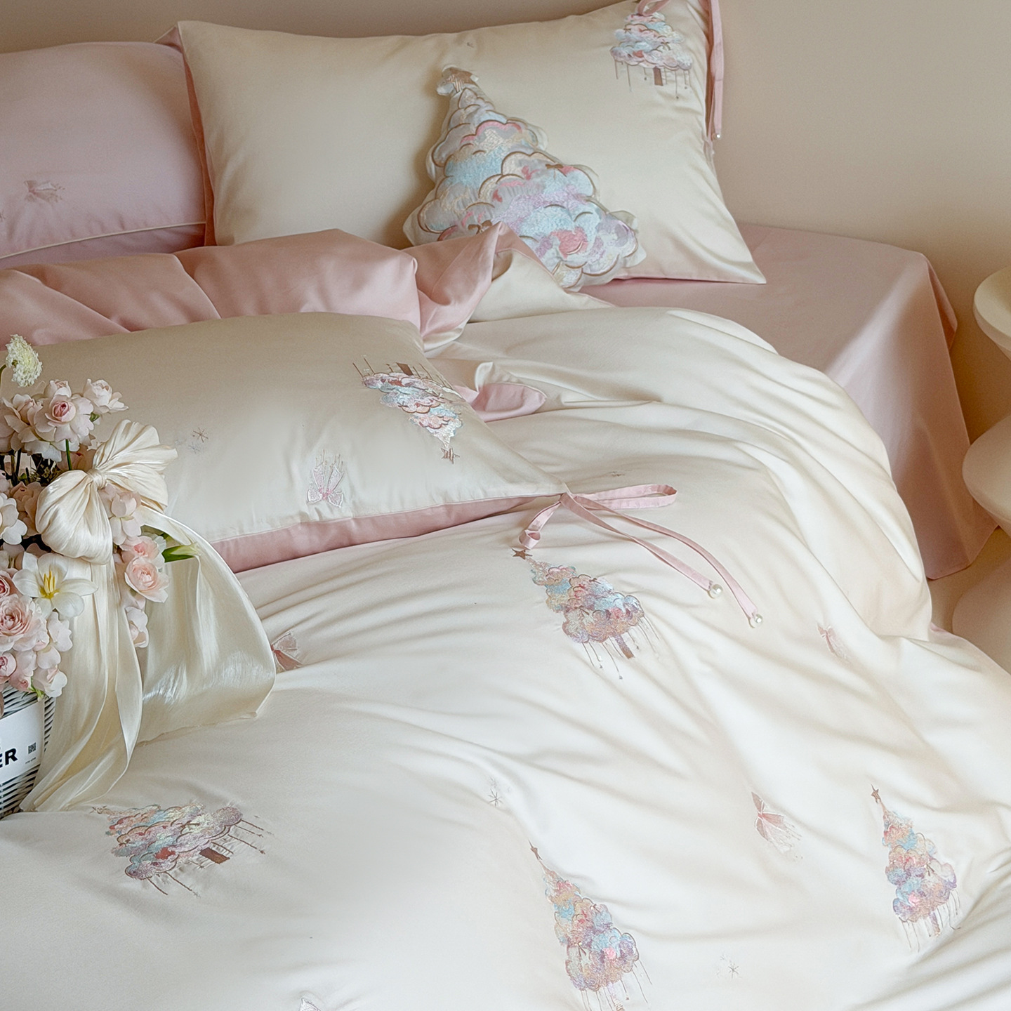 Embroidered Long-Staple Cotton Bedding with Floral Pattern
