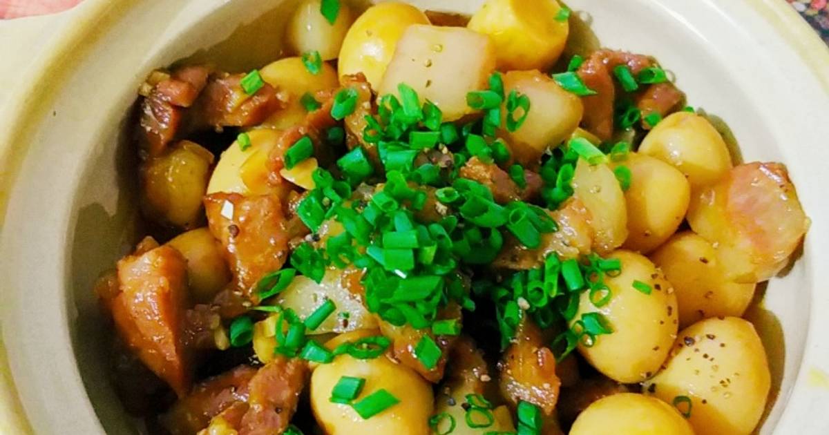 Thịt kho trứng cút với nước dừa tươi