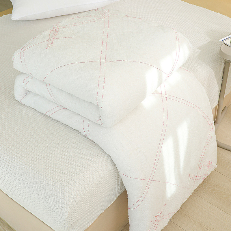 All-season comforter with temperature control