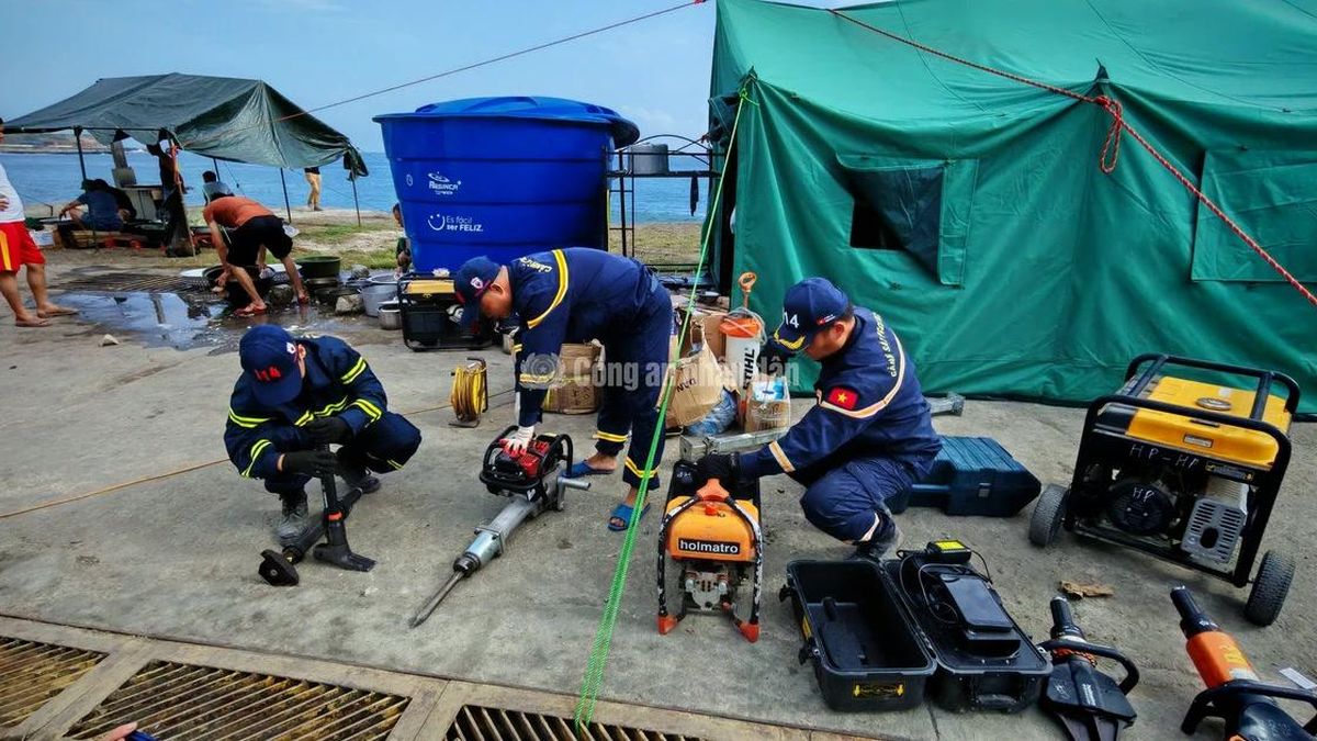 Những cống hiến thầm lặng phía sau 'tiền tuyến' cứu nạn tại Venezuela - Báo Công An Nhân Dân