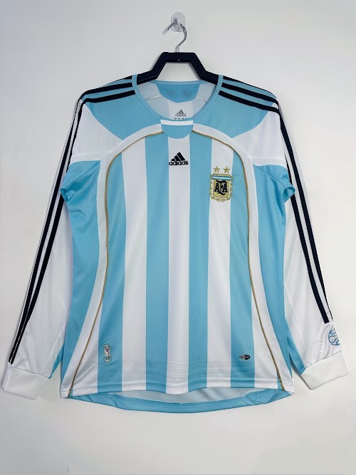 Camiseta de local de Argentina 2006-07 de manga larga.jpeg