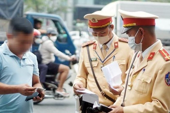 Đề xuất nâng thẩm quyền xử phạt giao thông cho công an xã - Đài Phát thanh và truyền hình Hà Nội
