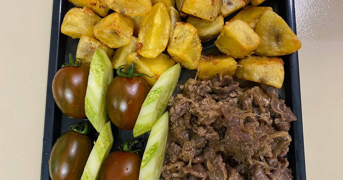 Khoai tây chiên và thịt bò xào