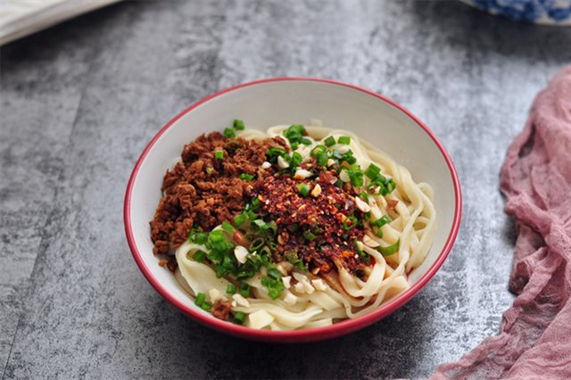 Mì Tươi Sốt Dầu Hào Cay